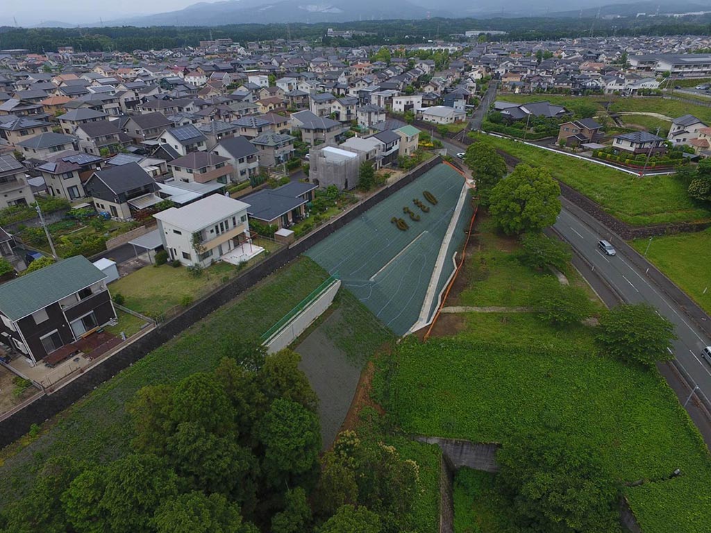 大規模盛土活動崩落対策工事（美咲野地区）